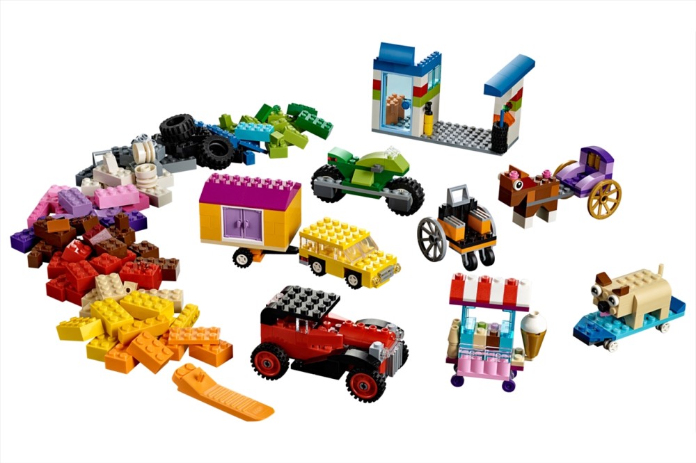 LEGO® Classic 10715 Bricks on a Roll