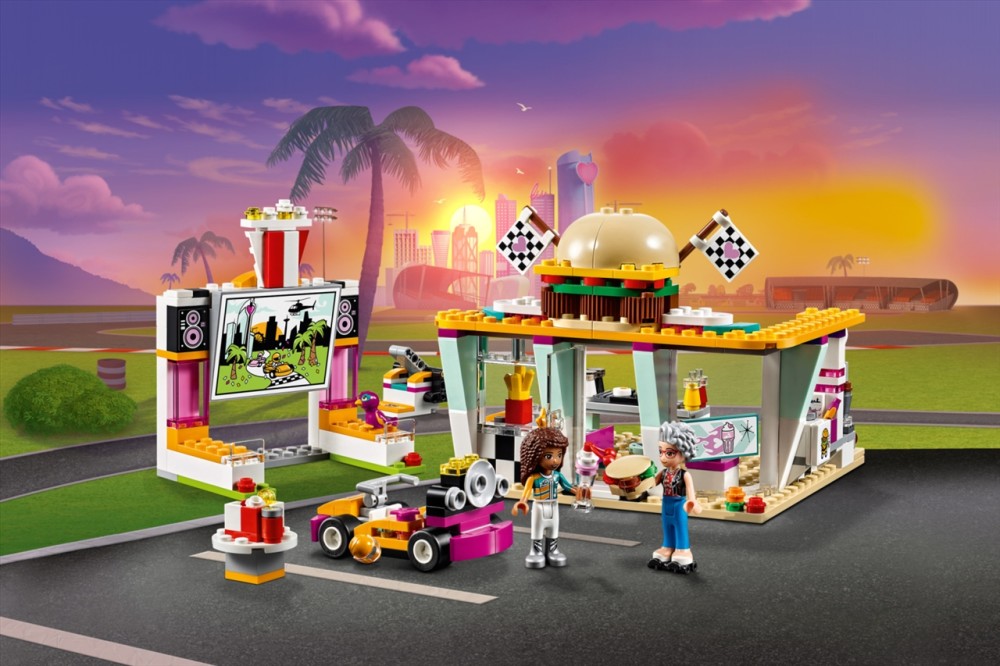 LEGO® Friends 41349 Drifting Diner