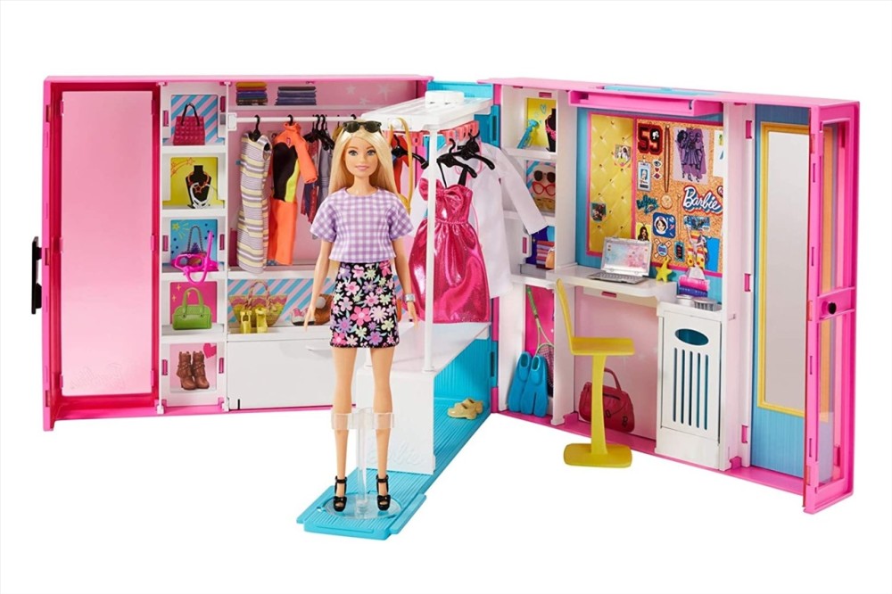 Barbie Dream Closet with Barbie Doll & 25+ Pieces