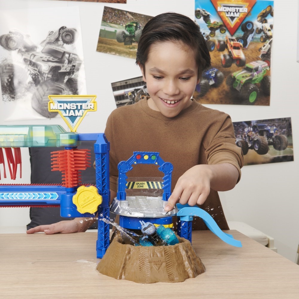 Monster Jam 1:64 Megalodon Monster Wash Playset